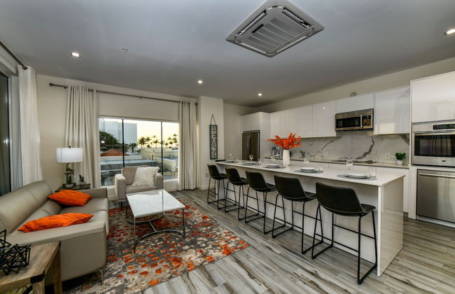 Luxury 2-bedroom Condo Right on the Strip in Palm Beach - Foto 8