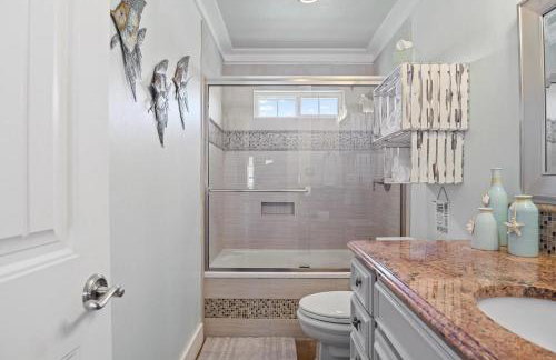 Steps to Beach, King Beds, Pet and Kid Friendly - Foto 10