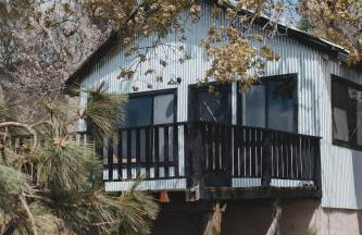 Secluded rustic 1-bedroom cabin on private land - Foto 2