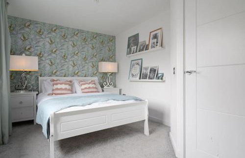 3BDR House By Vista Stays Short Lets & Serviced Accommodation Glasgow Scotland With Driveway Parking and PS4 - Foto 10