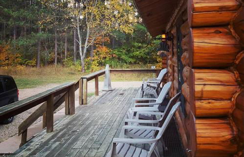 Superb Log Cabin Rental for Groups near Munising and Pictured Rocks National Lakeshore, Michigan - Foto 3