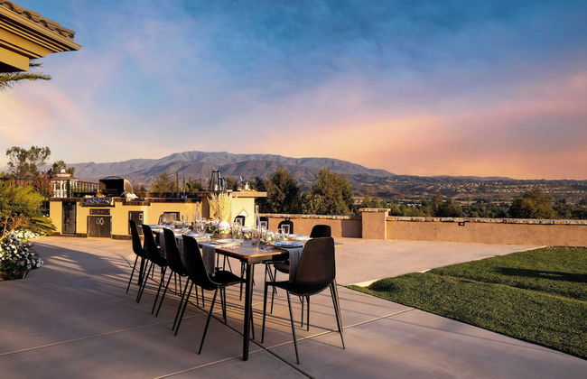 Sangiovese By Avantstay Spectacular Estate w/ Pool, Hot Tub & Putting Green - Photo 42