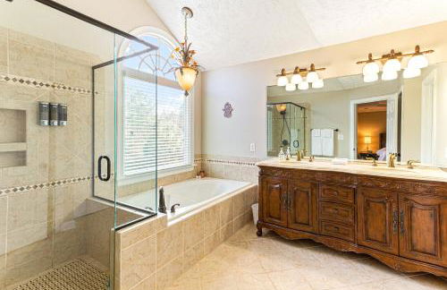 Amazing Home w/ Huge Pool, Game Tables, Movie room, and More! - Foto 30