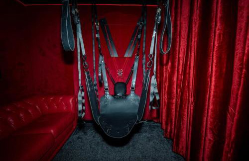 Play Queen - A Playful Unique Hot Tub Retreat - Foto 19