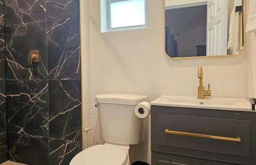 Modern 3BR Home Near Holycross Hospital - Foto 41