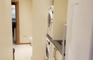 London Luxury Apartment 4 Bedroom Sleeps 12 people with 4 Bathrooms 1 Min walk from Station - Foto 26