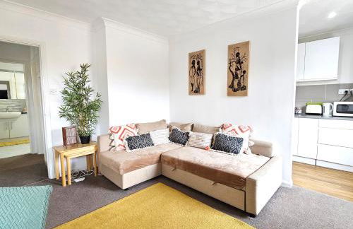 2 bed apt w/ private parking close to town centre - Foto 2