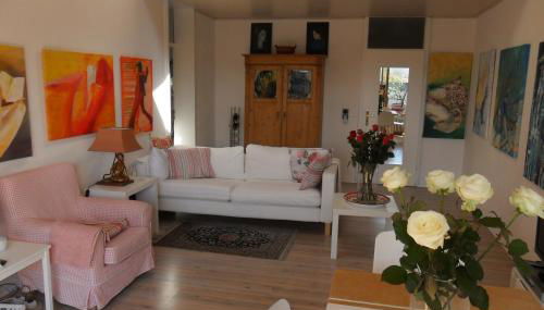 3-Zi Atelierdachwohnung mit Bergblick Seenähe und 2 Loggia - Foto 2