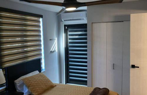 Luxurious Westchester Home Near Miami Clinics - Photo 2