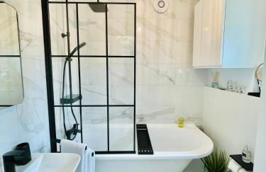 Cotswold Chic Retreats "Cloud Nine" Central Chipping Campden-Parking-Garden - Photo 3