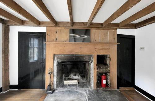 Historic Estate - 5 min to Mohawk Mt Ski Resort - Foto 45