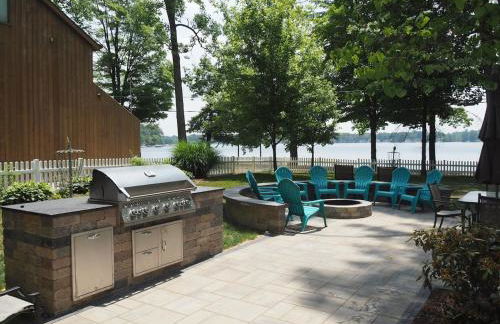 Lorlee - A Large and Luxurious Lakefront Cottage! - Foto 10