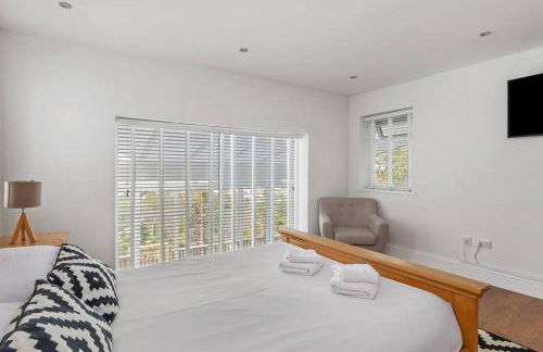 Luxury House, SeaViews, En-Suites & Private Pool - Photo 5