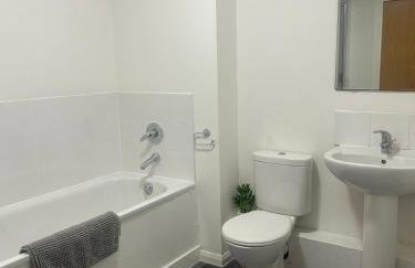 Comfortable 2-Bedroom Flat close Etihad and Coop Live - Photo 7