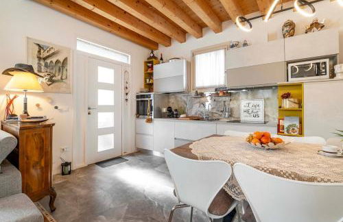 Stylish house near Venice With Parking - Photo 6