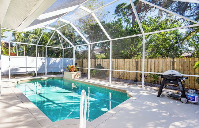 Imola: Newly Remodeled Pool Home Minutes from Vanderbilt Beach. Family-Friendly Retreat with 4 BR, 3.5 Bathrooms, and Private Screened Pool. Perfect Location Near Mercato and Naples Attractions - Foto 47