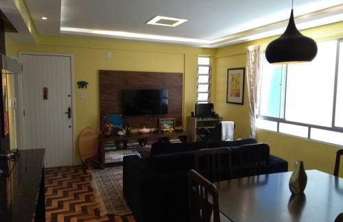 Apê Beira Mar Balneário Camboriú Pé na Areia próximo a Roda gigante Com Churrasqueira e garagem de fácil acesso poucos metros do Mundial de Beach tennis - Foto 16