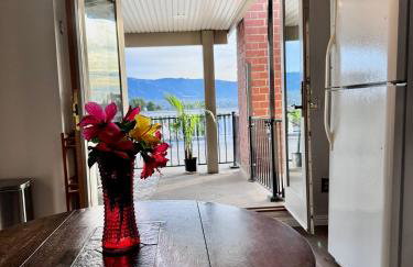 Quiet Comfort Suite 2B1B Skyline View - Photo 20