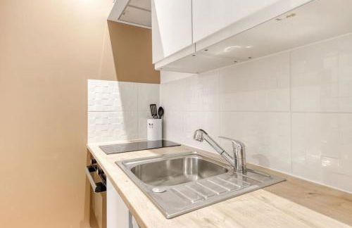 Love Life Room-Jacuzzi-Netflix-Accès-24/7-Privé - Foto 12