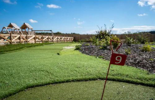 3-Bed Lodge Sleeps 6 -Hot tub -Resort Access - Foto 17