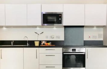 ExCel Centre 2 Bedroom Flat in East London - Photo 4