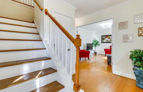 Walk to Dtwn and Campus! Spacious Hampton Home - Foto 14