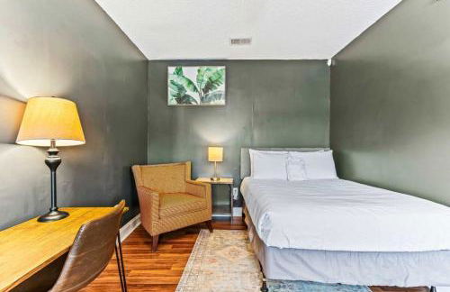 Screened Porch, Firepit, Patio! Peaceful in Pooler - Foto 19