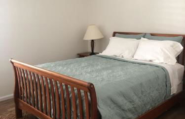 Modern, Upscale, and New Blue Bungalow in the heart of Downtown St Augustine - Foto 12