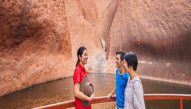 Tour de medio día en grupo reducido por los sitios sagrados y atardecer en Uluru - Foto 3