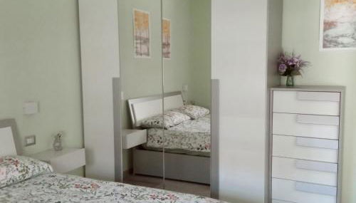 Appartamento con veranda e giardino a 75 m dal mare - Foto 5, wardrobe