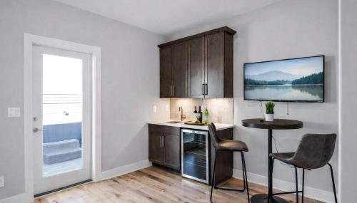 Near Honky Tonks - Rooftop Hot Tub - Skyline Views - Foto 3, minibar