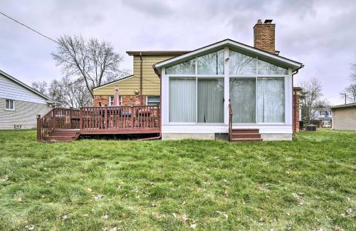 Suburban Detroit Home with Porch, Yard and Fire Pit! - Foto 18