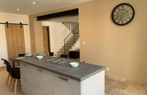 Maison de village 150 M2 au calme climatisée, piscine - Foto 10