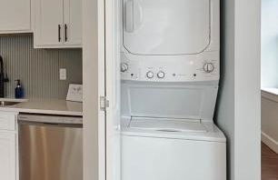 Fun Cozy Apts - 1 25 Mile Walk to TIAA Bnk Fld - Foto 7