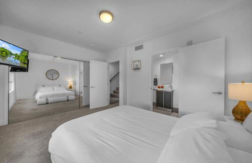 Amazing, Spacious Unit, Heart LA - Photo 9