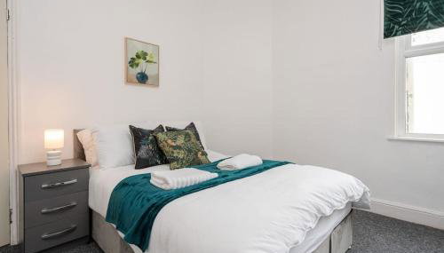 Stunning 5 bedroom home Wirral Birkenhead Sleeps 9- Free Parking-5G Internet - Foto 5