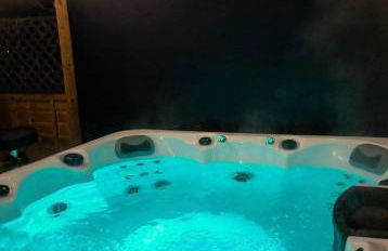 Sun Set House With Hot Tub - Photo 47