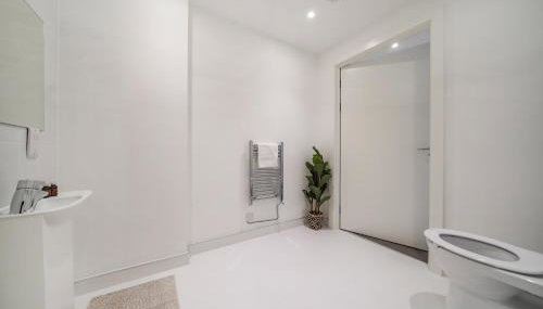 Stylish 2-Bed Flat with Balcony in Fulham SW6 - Foto 3