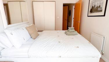 Central London with Balcony Zone 1 - Family Stay London - Foto 4, wardrobe