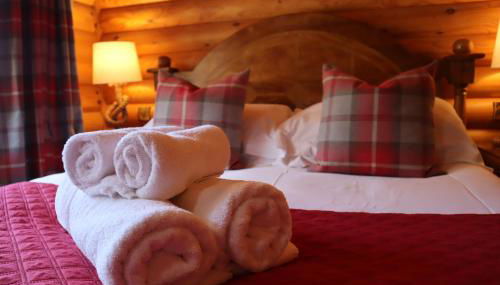 Bunnahahbain - Two Bedroom Luxury Log Cabin with Private Hot Tub - Foto 2