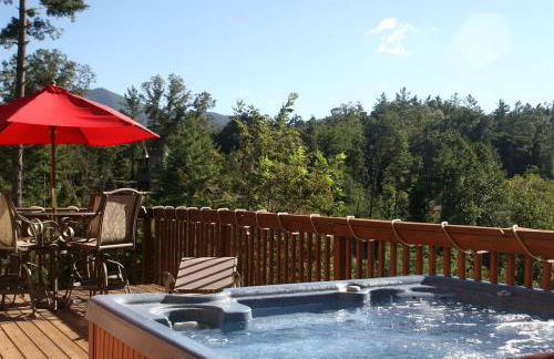 Charming Cabin Rental with a Hot Tub and Fireplace in the Smoky Mountains - Foto 16
