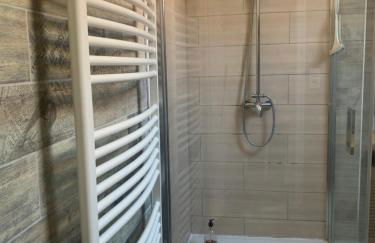 Maison des glycines au bord du Doubs - Photo 16