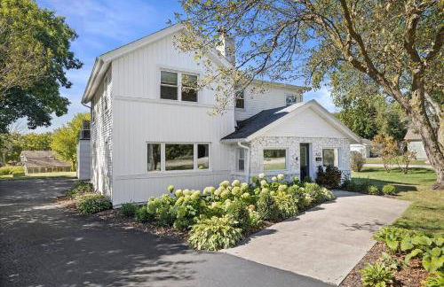 Luxury Lakeview Stay | Main&Guest House, Sleeps 10 - Foto 63