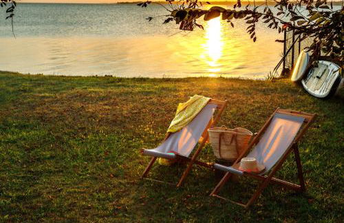 Waterfront Designer Retreat! Stunning Sunsets! Less than 5 minutes to the beach! - Foto 50