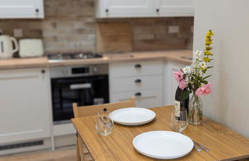 Light, modern detached studio in Eyam - Photo 7