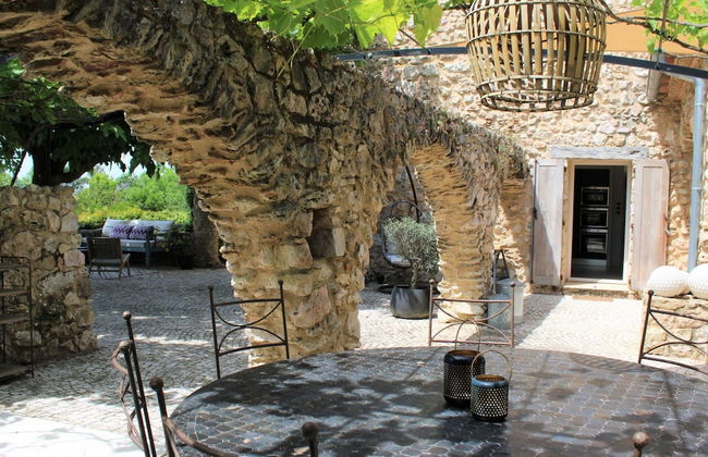 Holiday Home in Bagnols-en-foret With Pool - Photo 32