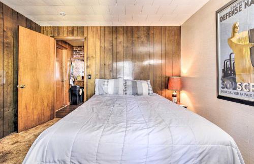 Retro Rhinelander Lake Retreat with Fire Pit! - Foto 21