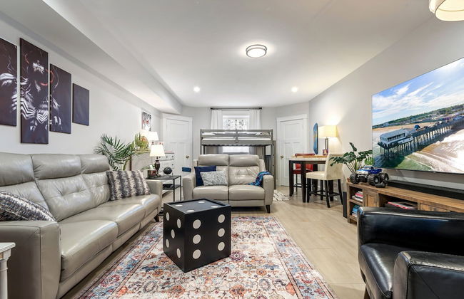 Golf-front Personal Arcade Hot tub Outdoor Kitchen - Photo 20