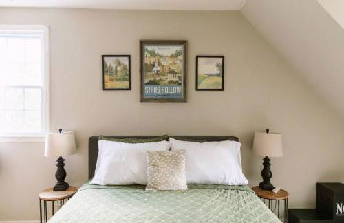 ~ The Cozy Farmhouse ~ | Sleeps 10+ | Farm Views - Foto 46