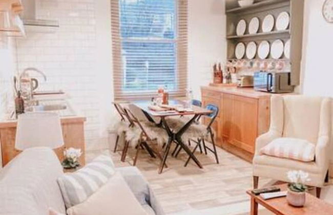 Stylish Town Centre Apartments - Photo 57